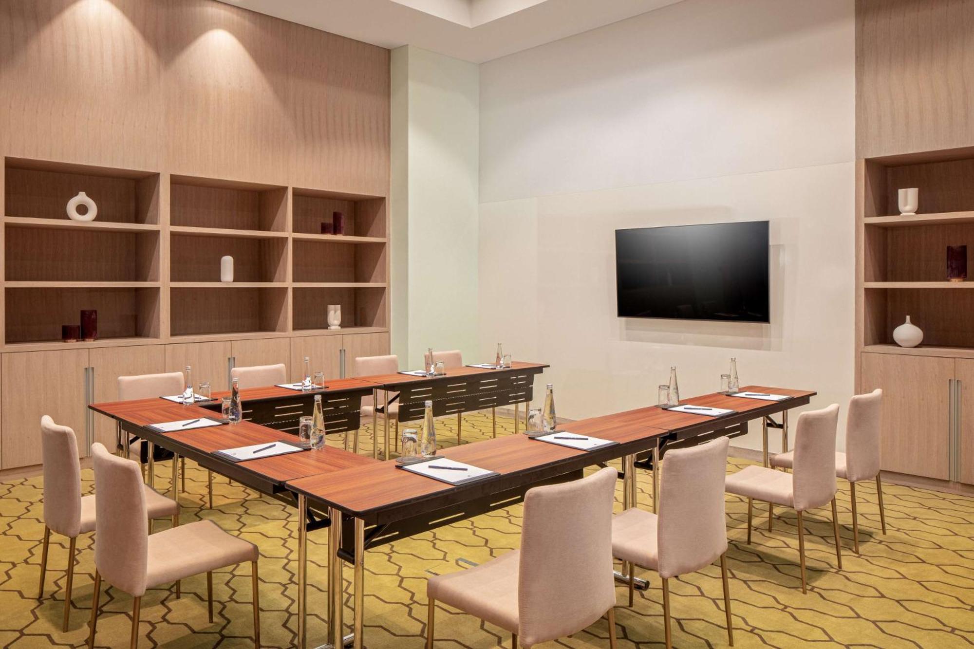 Doubletree By Hilton Fujairah City 외부 사진 Meeting room