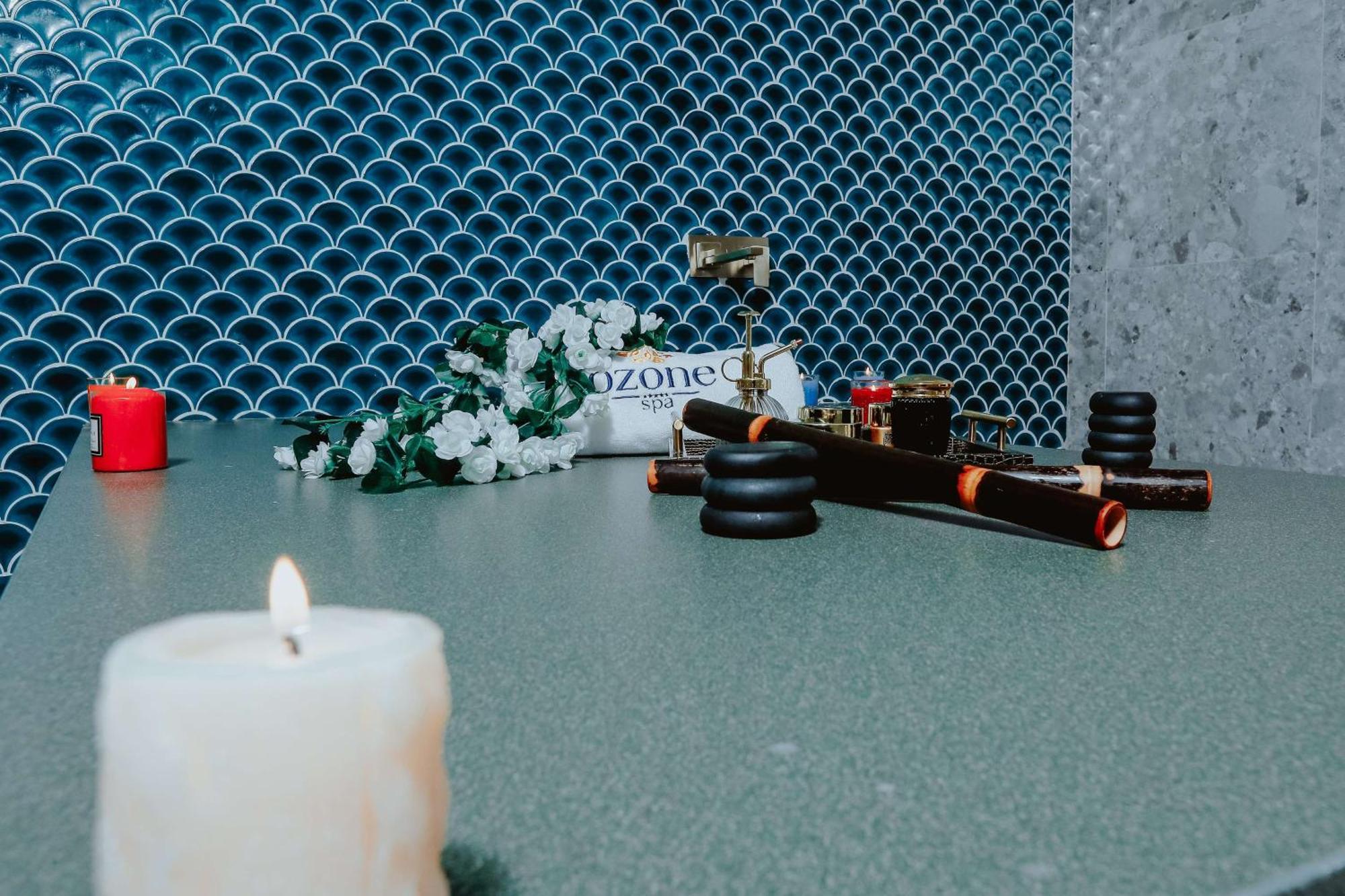 Doubletree By Hilton Fujairah City 외부 사진 A candle and incense